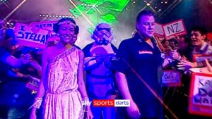 John Part's EPIC Star Wars walk-on ahead of the World Darts Championship final in 2008