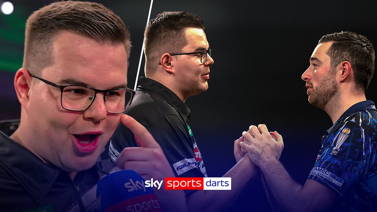 Gian van Veen reacts to THRASHING Luke Humphries in World Darts Championship quarter-final 🇳🇱