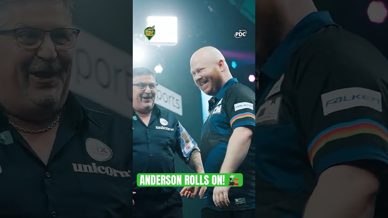 ANDERSON BEATS HOOD! 👀 | 2025/26 Paddy Power World Darts Championship