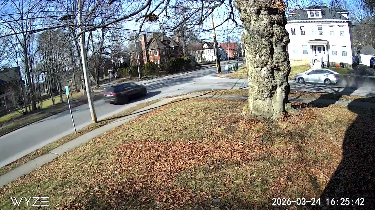 Watch out!!! COMING IN HOT - Car Crash!