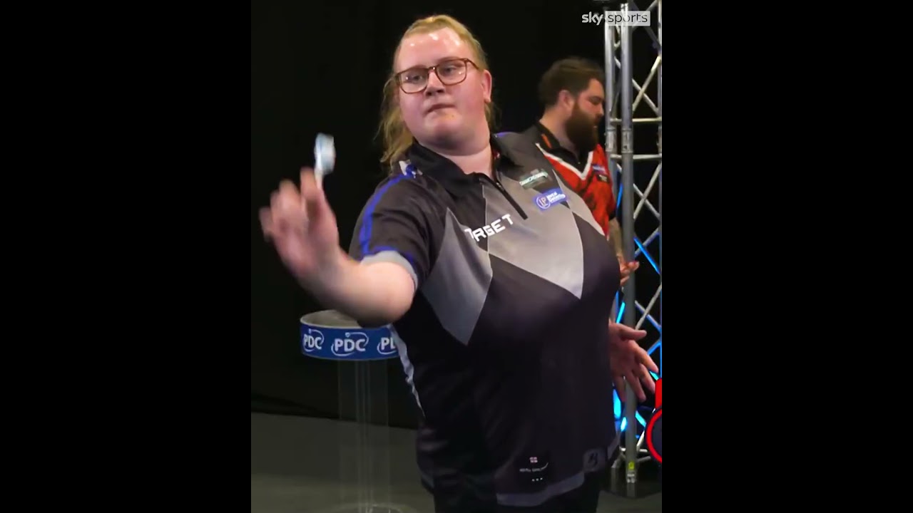 The moment Beau Greaves became the first woman to win a PDC ranking title! 🎯
