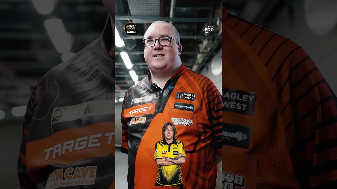 Stephen Bunting picks four player to form a tribute band for The Beatles! 🎶🤣